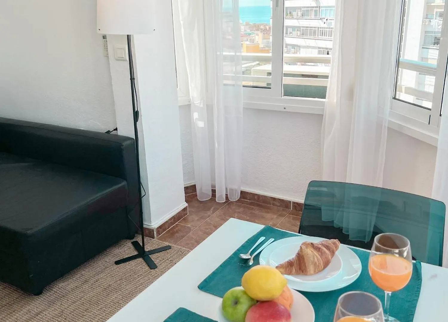 Cozy & Bright Flat Torremolinos Centre Daire İspanya