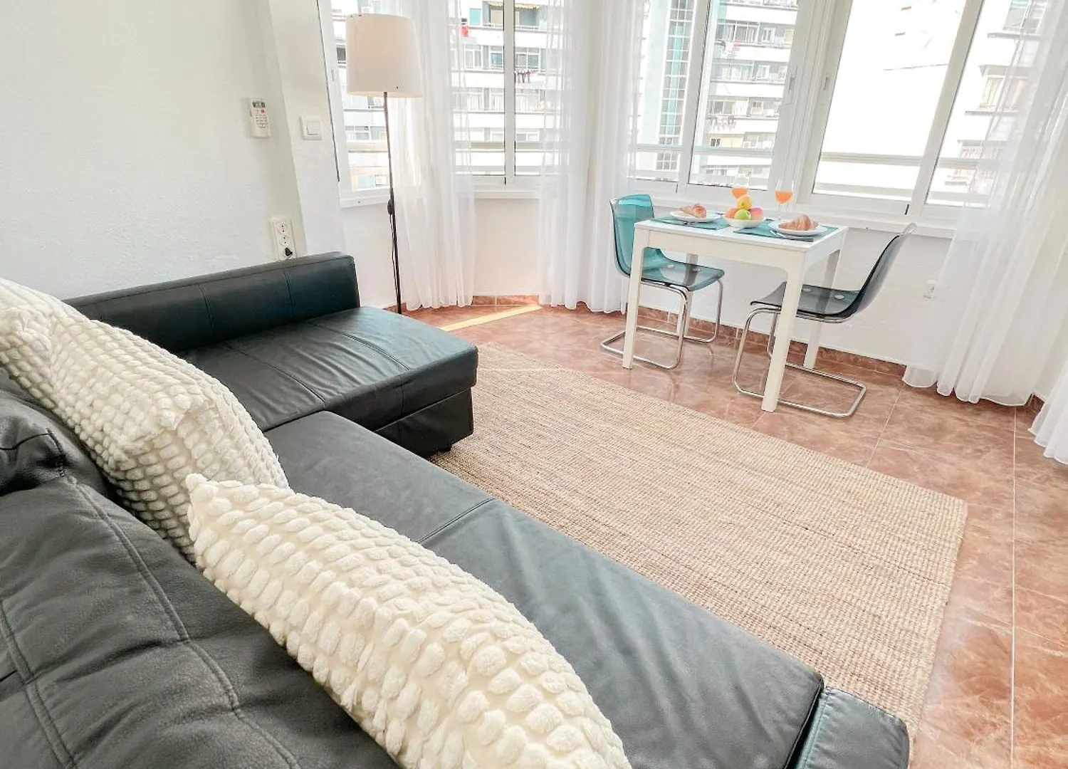 Cozy & Bright Flat Torremolinos Centre Daire